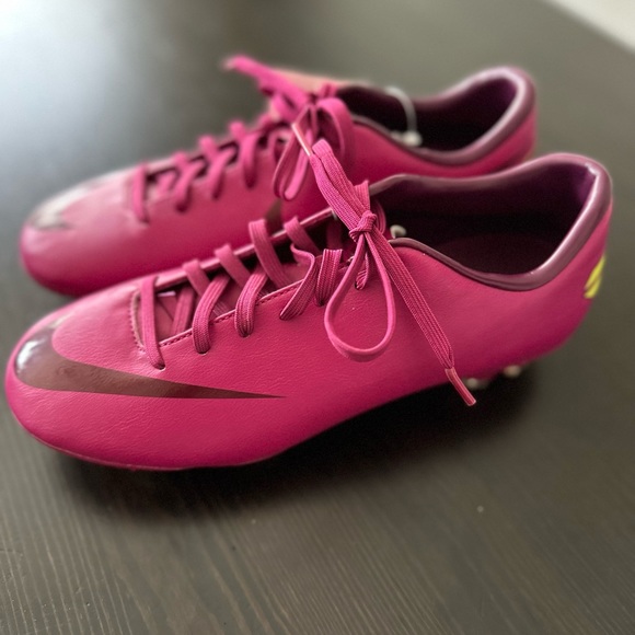 Nike Shoes Girls Nike Soccer Cleats Size 6 Pinkmagenta New With